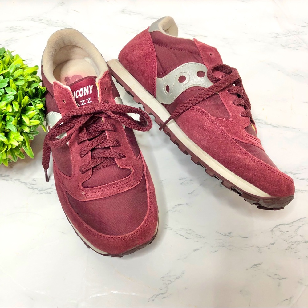 Saucony Jazz low pro maroon retro look sneakers